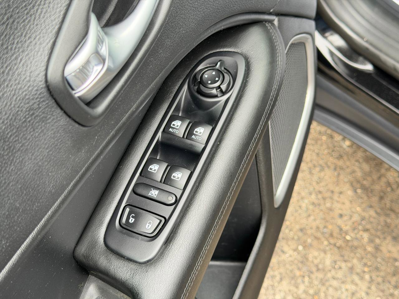 Used 2019 Jeep Compass Latitude image 17