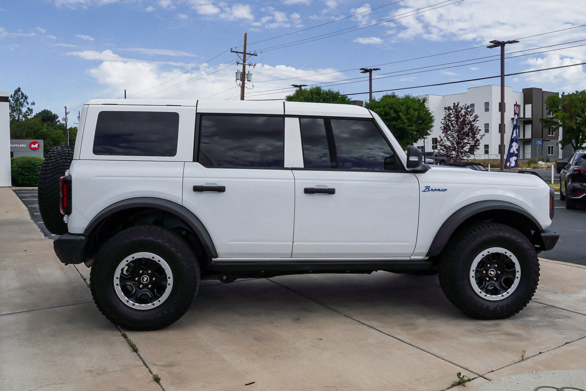 Used 2024 Ford Bronco Badlands AWD/4WD image 9
