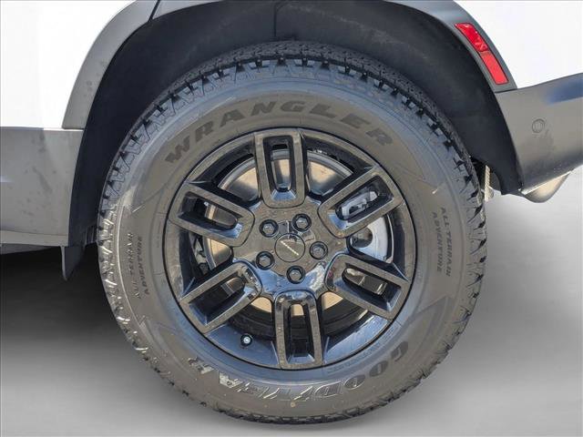 New 2026 Land Rover Defender 110 S image 10