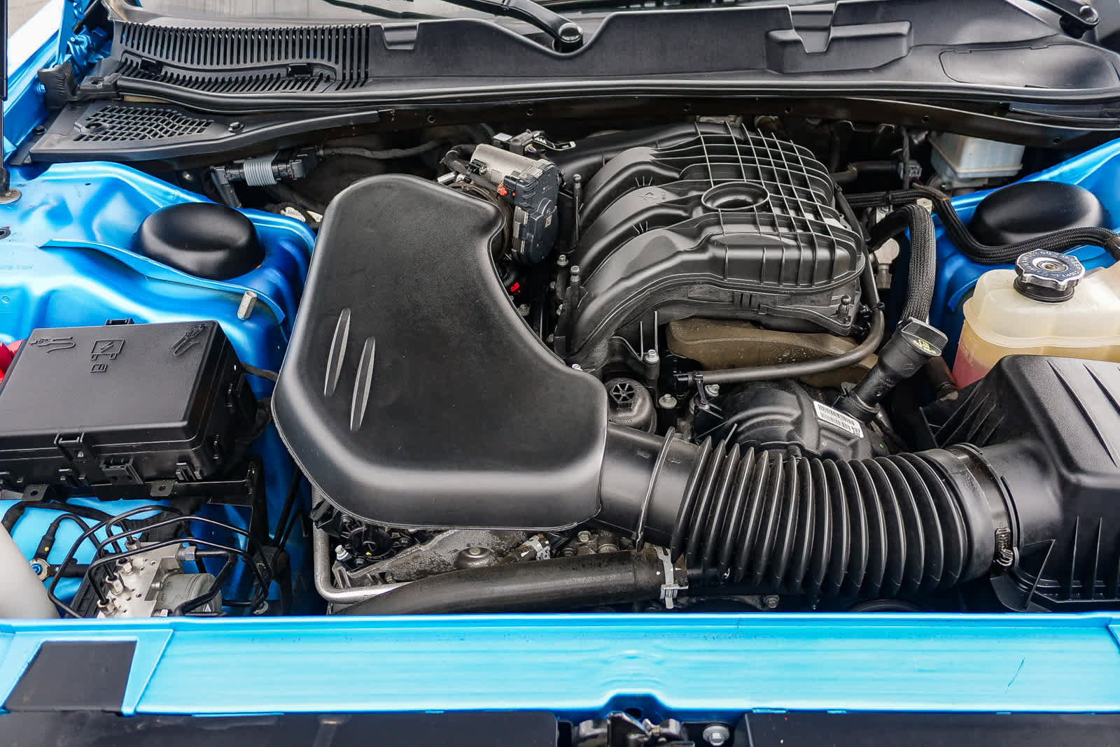 Used 2023 Dodge Challenger SXT w/ Blacktop Package RWD image 25