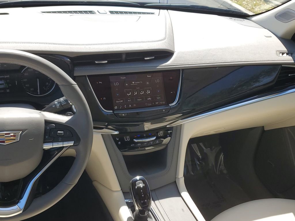 Used 2024 Cadillac XT6 Premium Luxury AWD/4WD image 19