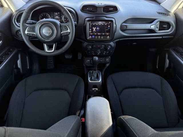 Used 2023 Jeep Renegade Latitude AWD/4WD image 10