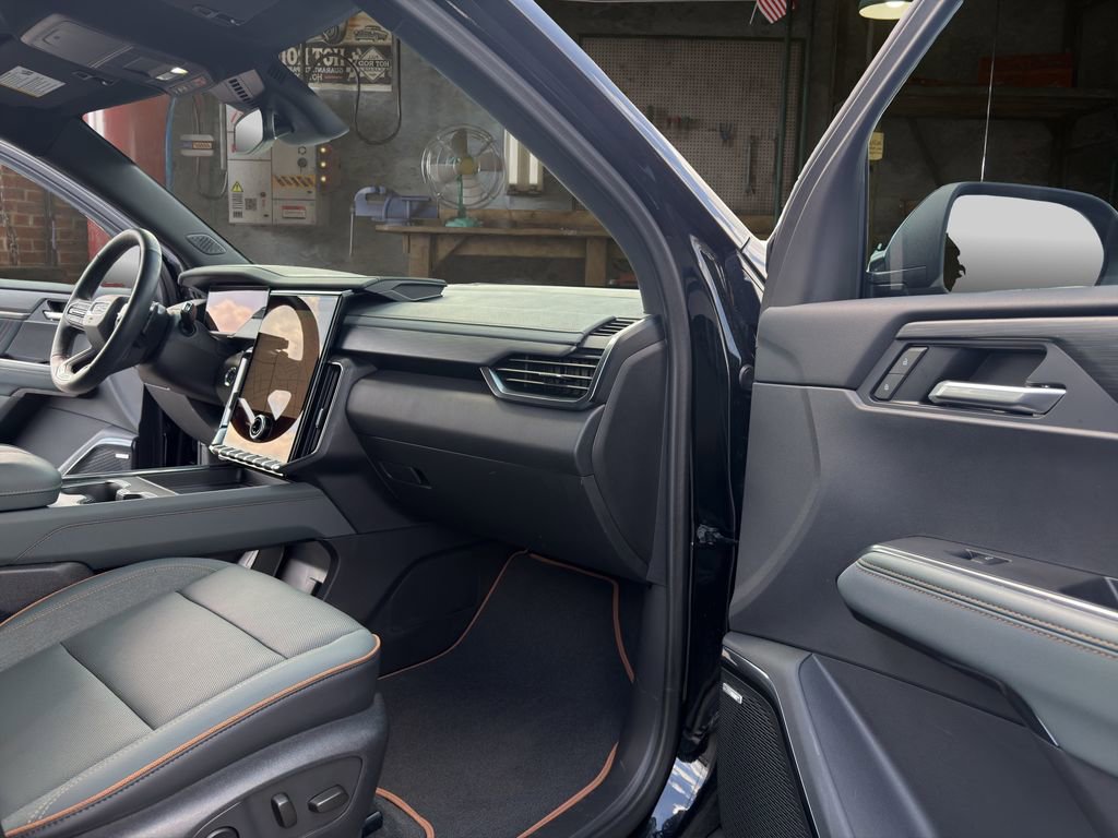 Certified 2025 GMC Acadia AT4 AWD/4WD image 17