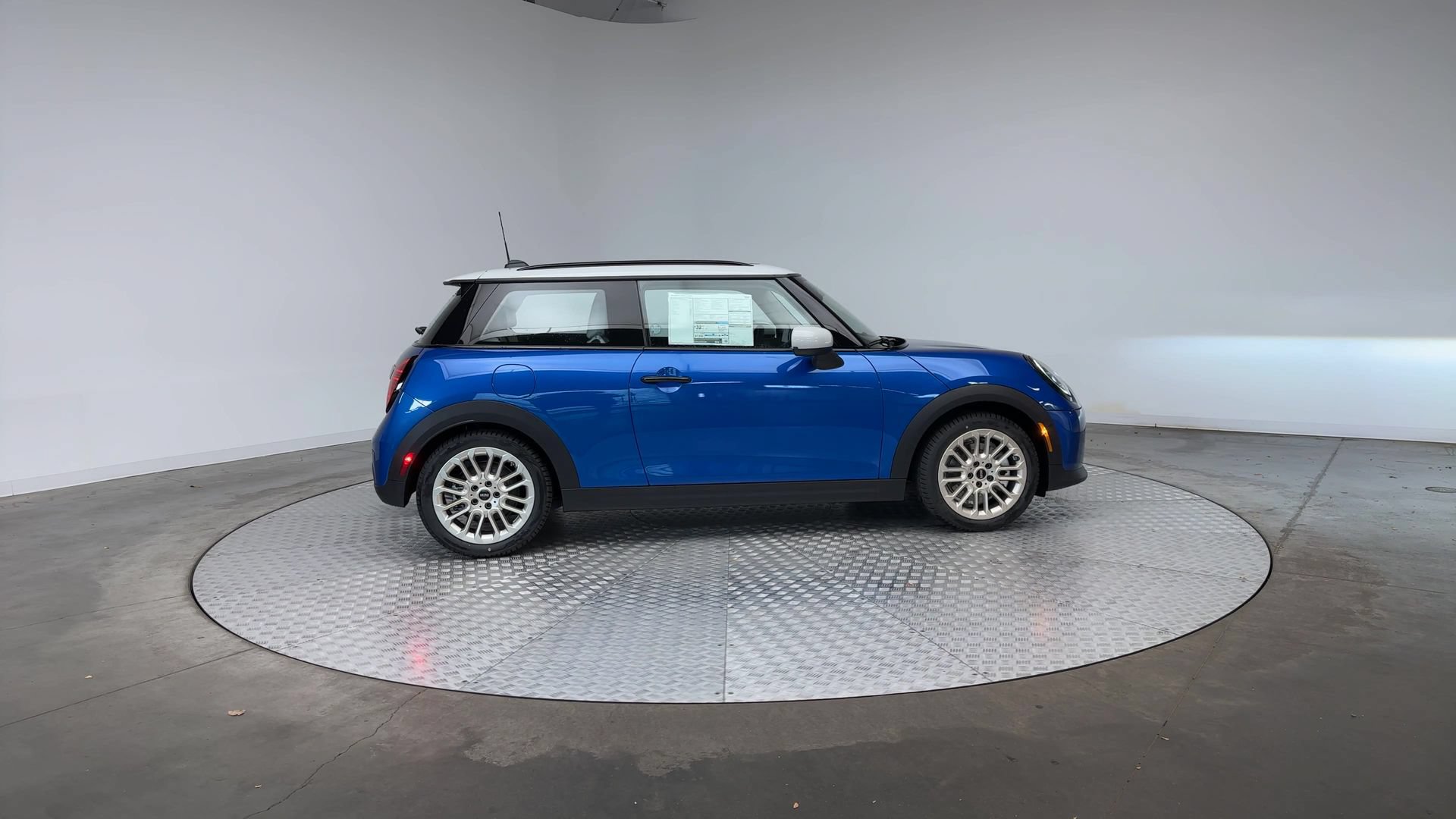 Used 2026 MINI Cooper 2-Door Hardtop FWD image 3