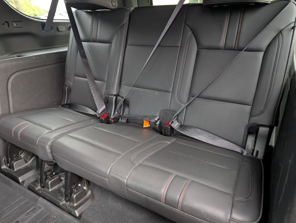 Used 2021 Chevrolet Suburban RST w/ Luxury Package image 12