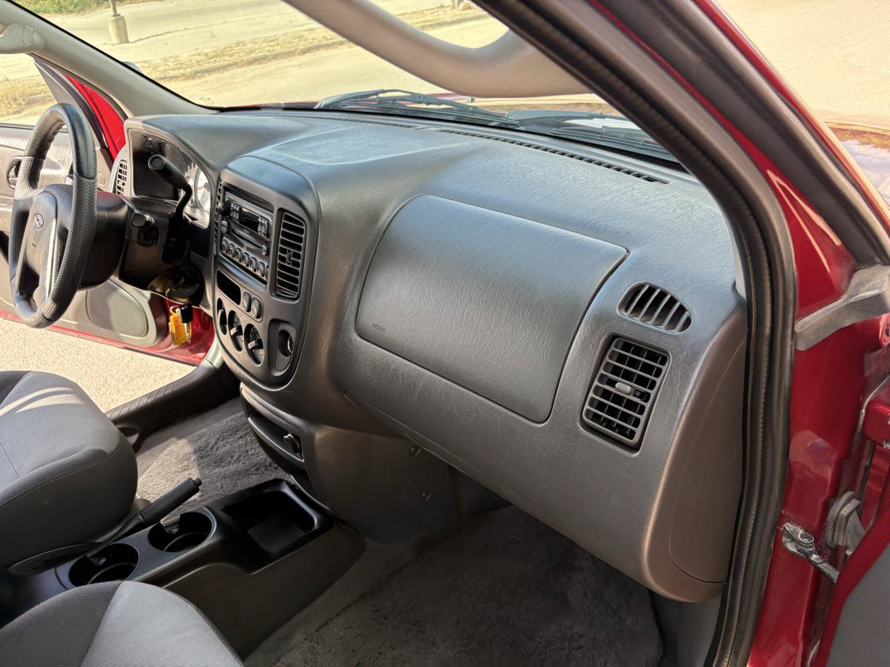 Used 2004 Ford Escape XLS FWD image 27
