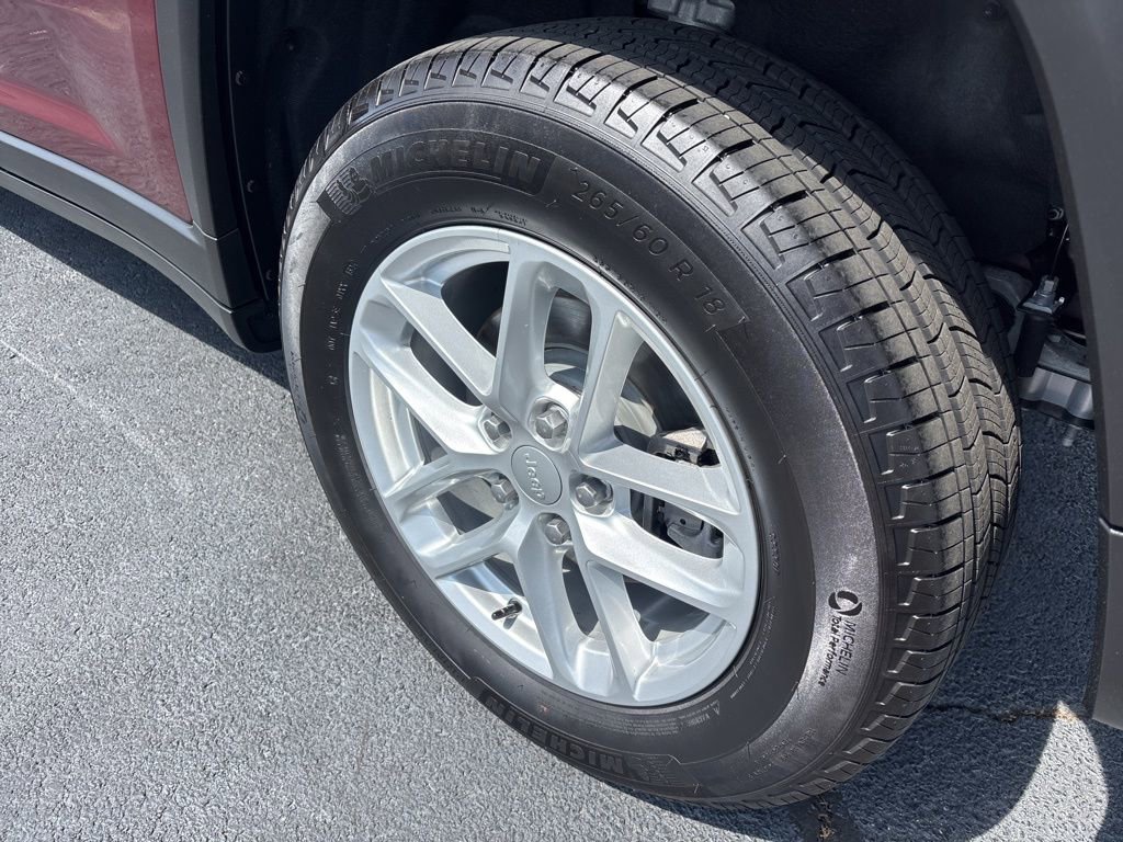 Used 2024 Jeep Grand Cherokee Laredo X w/ Luxury Tech Group I image 21