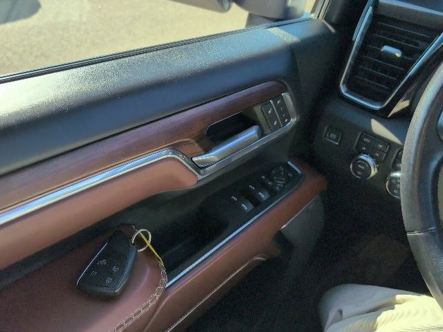 Used 2024 GMC Sierra 2500 Denali Ultimate w/ Max Trailering Package AWD/4WD image 9