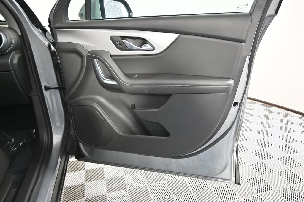 Used 2023 Chevrolet Blazer LT image 12