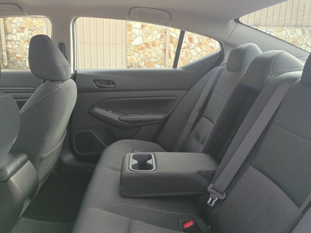 Used 2024 Nissan Altima 2.5 SV image 18