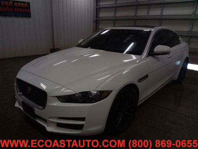 Used 2017 Jaguar XE RWD image 4