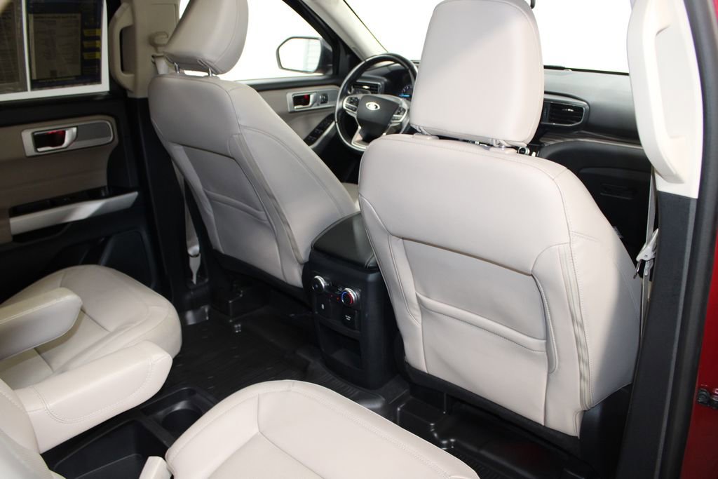 Used 2021 Ford Explorer Limited w/ Equipment Group 301A image 35