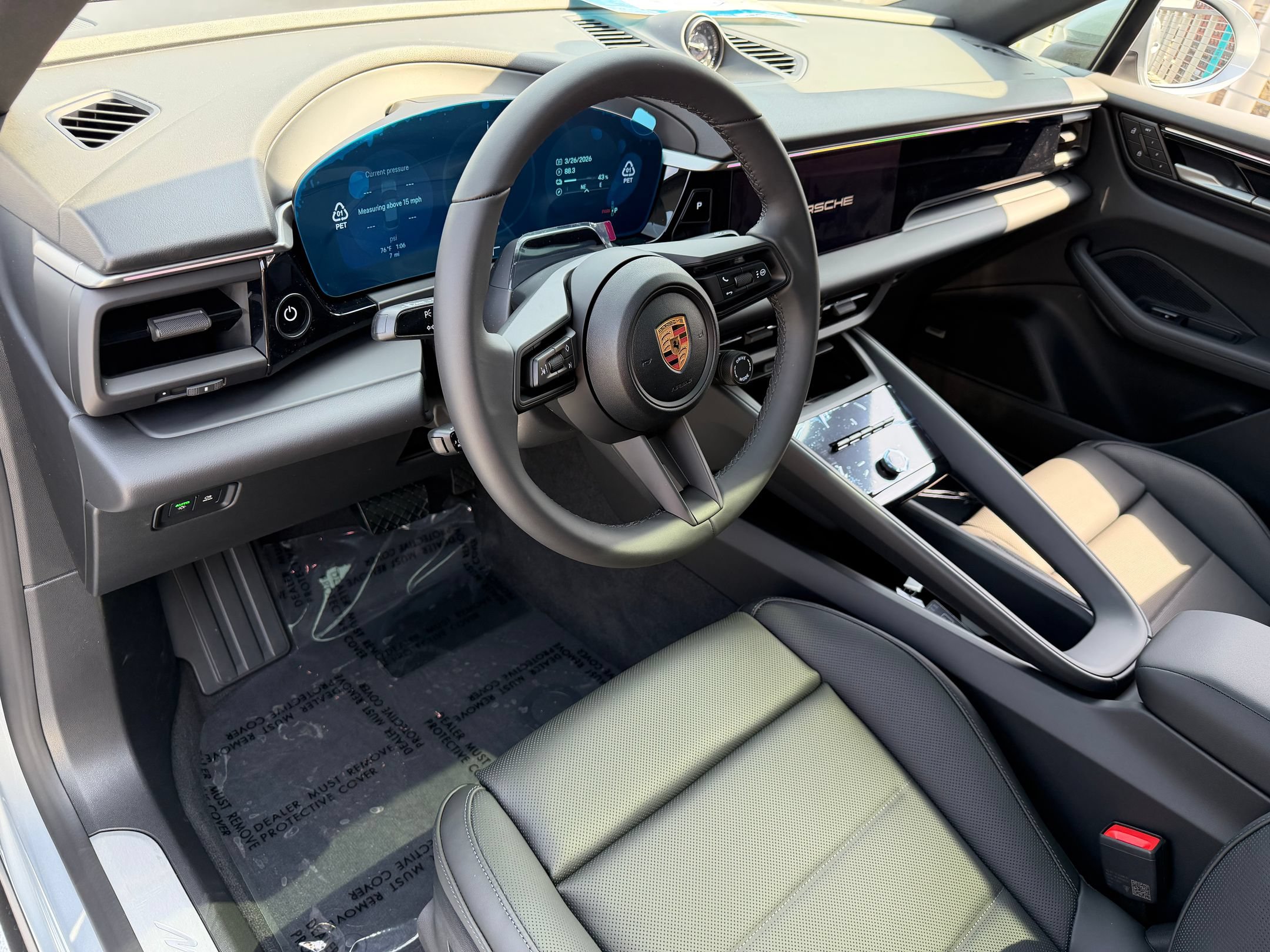 New 2026 Porsche Macan 4 Electric AWD/4WD image 4