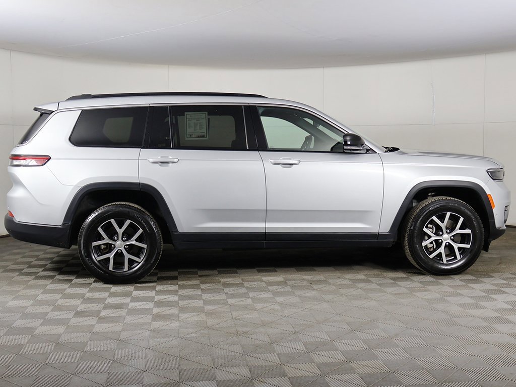 Used 2024 Jeep Grand Cherokee L Limited w/ Luxury Tech Group II image 22