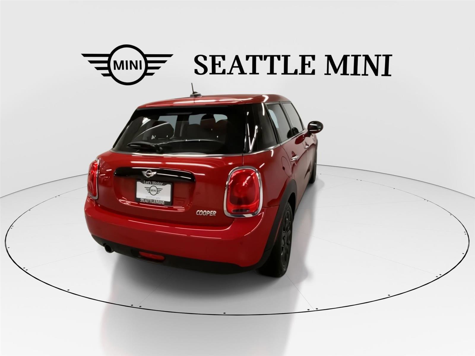Used 2018 MINI Cooper 4-Door Hardtop image 10