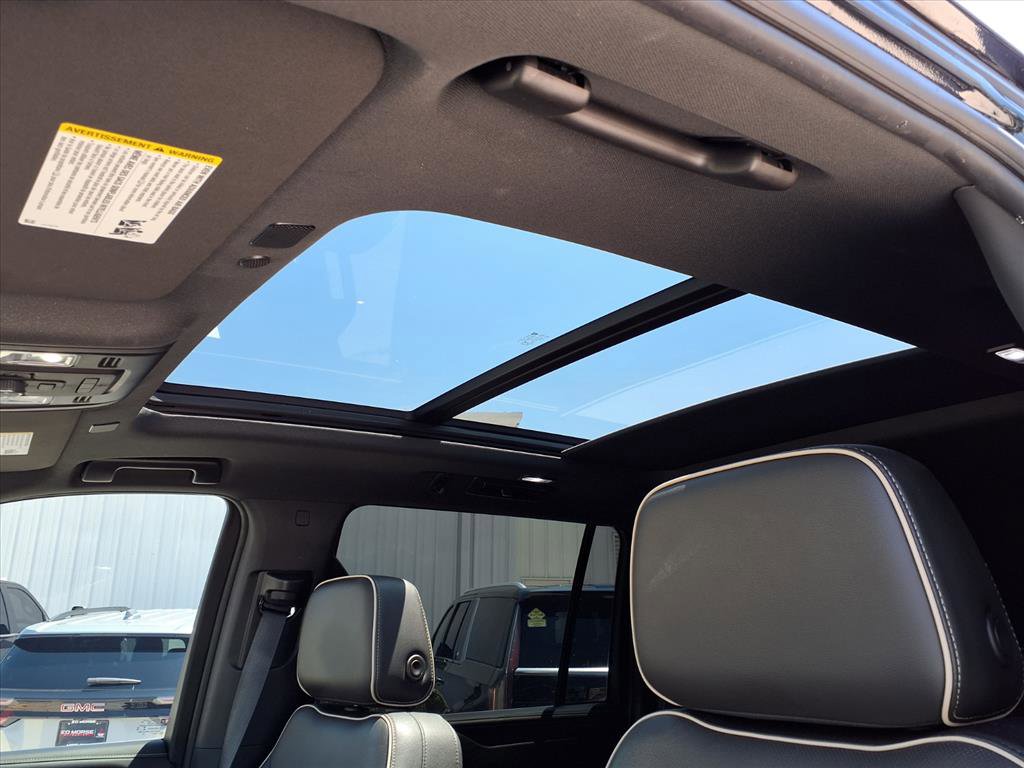 Used 2022 Chevrolet Suburban Premier AWD/4WD image 24