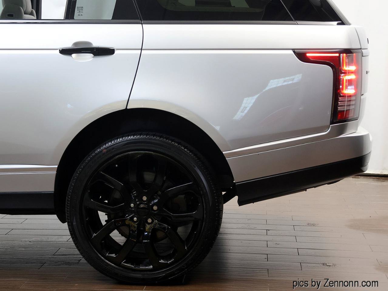 Used 2016 Land Rover Range Rover Supercharged AWD/4WD image 24