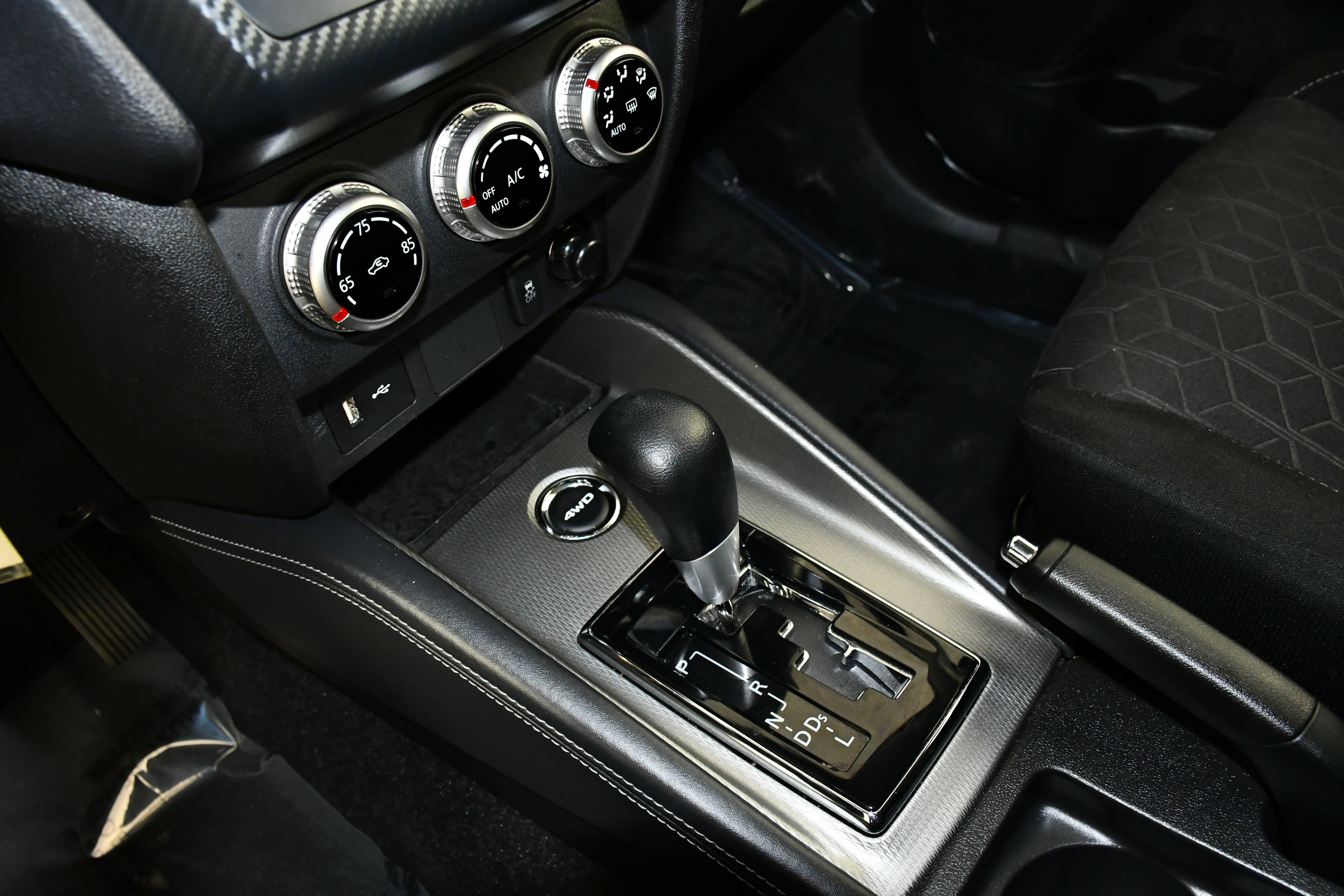 Used 2025 Mitsubishi Outlander Sport ES AWD/4WD image 29