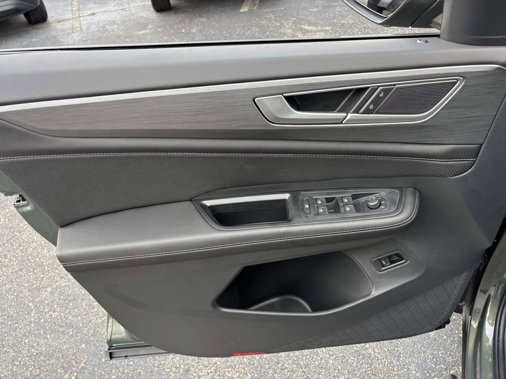 New 2026 Volkswagen Atlas Cross Sport SE image 11