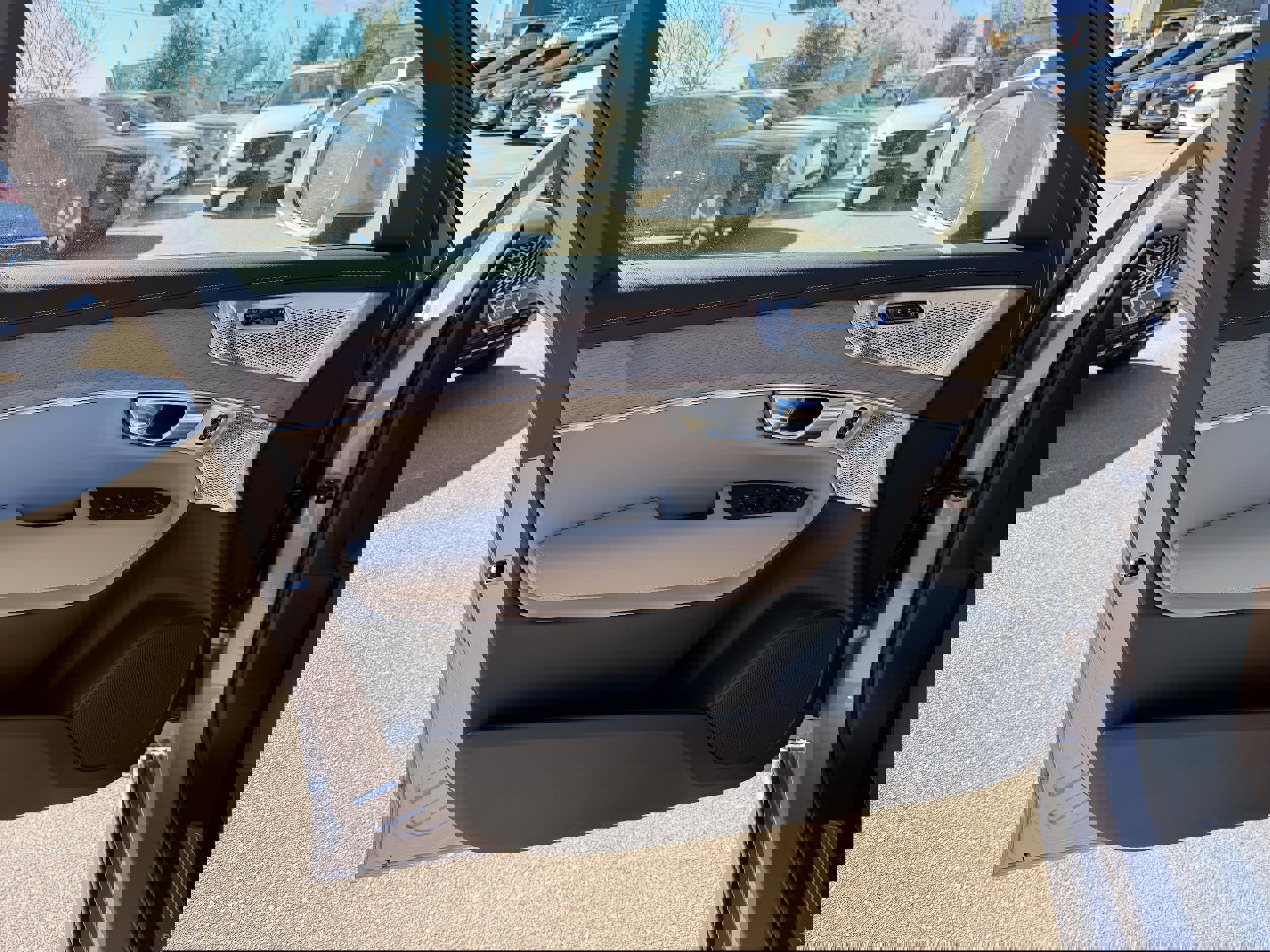 New 2026 Volvo XC90 T8 Ultra w/ Lounge Package image 18