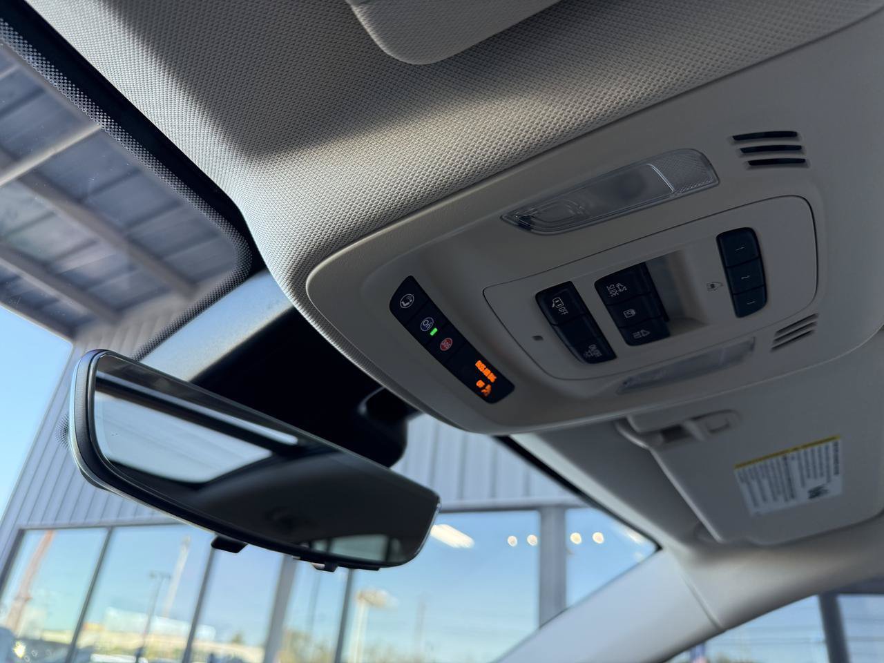 Used 2023 Buick Envision Avenir AWD/4WD image 27