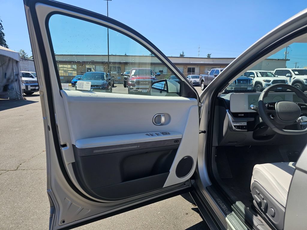 Used 2024 Hyundai Ioniq 5 Limited AWD/4WD image 18