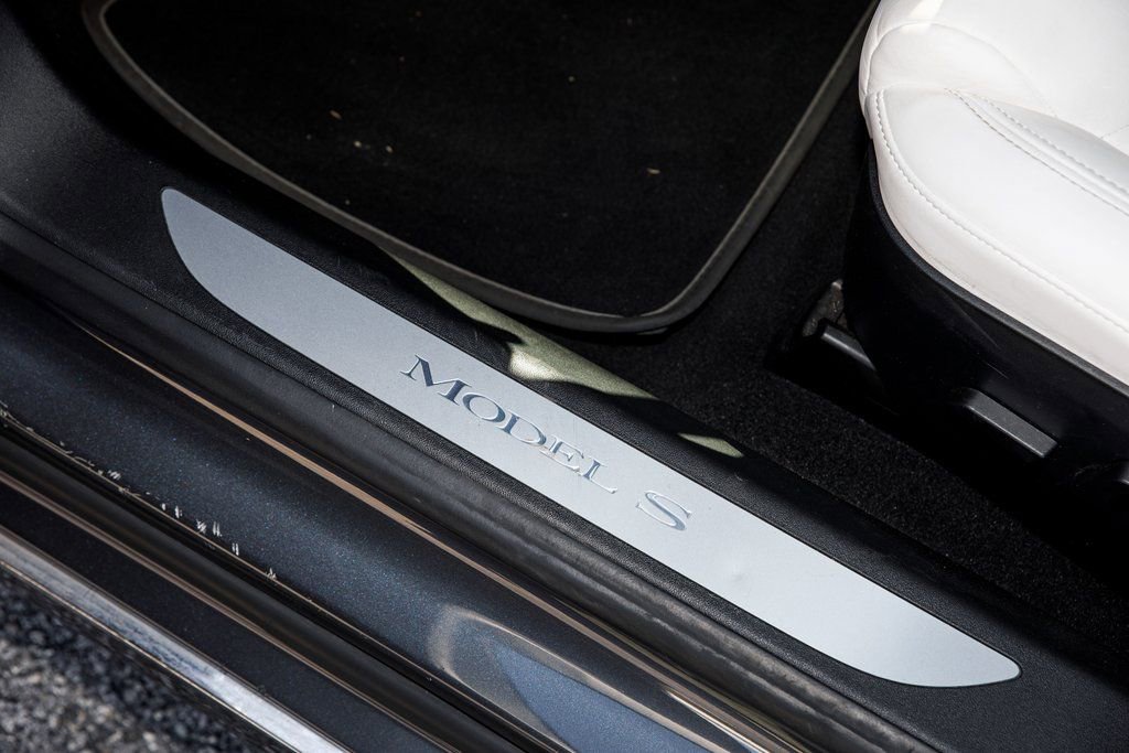 Used 2020 Tesla Model S Performance image 21
