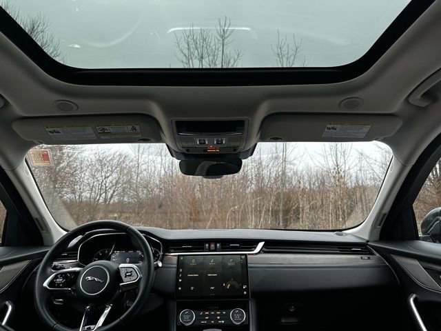 Used 2023 Jaguar F-PACE image 25