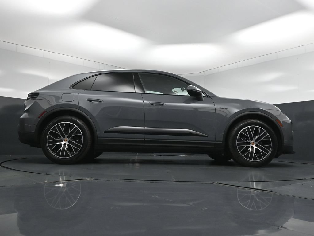 New 2025 Porsche Macan Electric RWD image 29