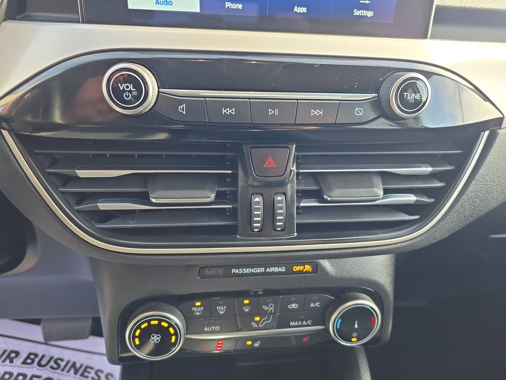 Used 2022 Ford Escape SE w/ Cold Weather Package image 25