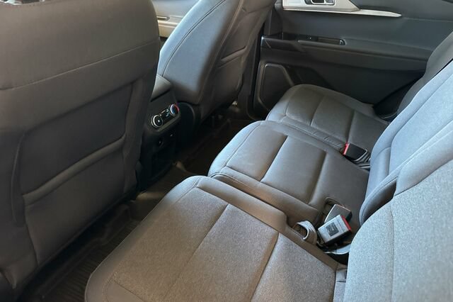 Used 2025 Ford Explorer Active RWD image 12