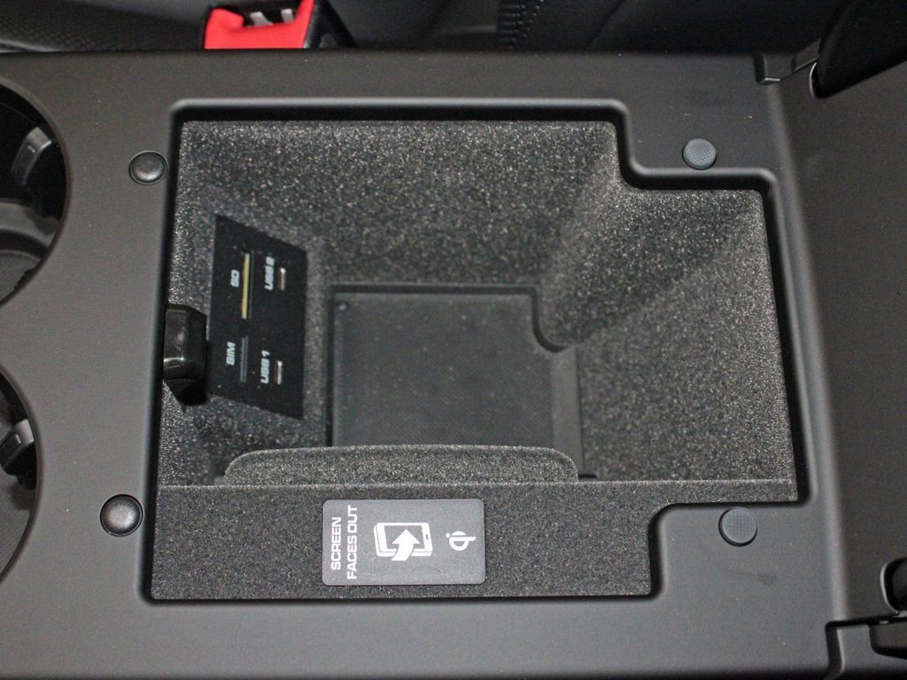 Certified 2025 Porsche Macan image 30