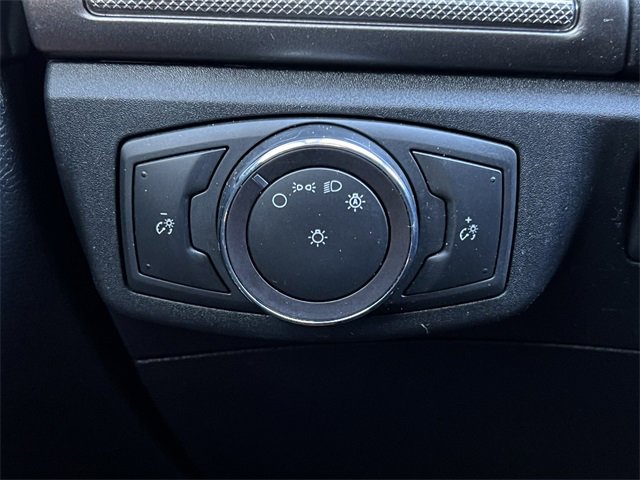 Used 2020 Ford Fusion SE image 18