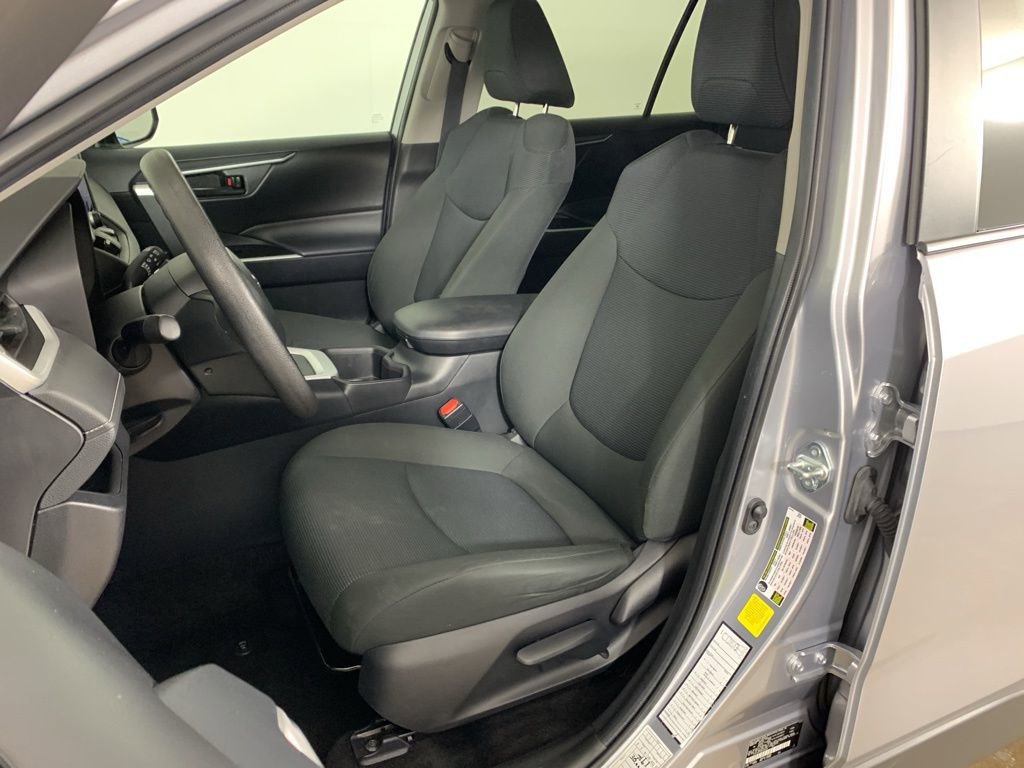 Used 2024 Toyota RAV4 LE image 27
