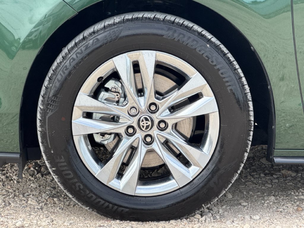 Certified 2026 Toyota Sienna Limited AWD/4WD image 29