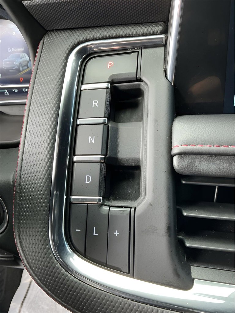 Used 2022 Chevrolet Suburban RST w/ Luxury Package image 41