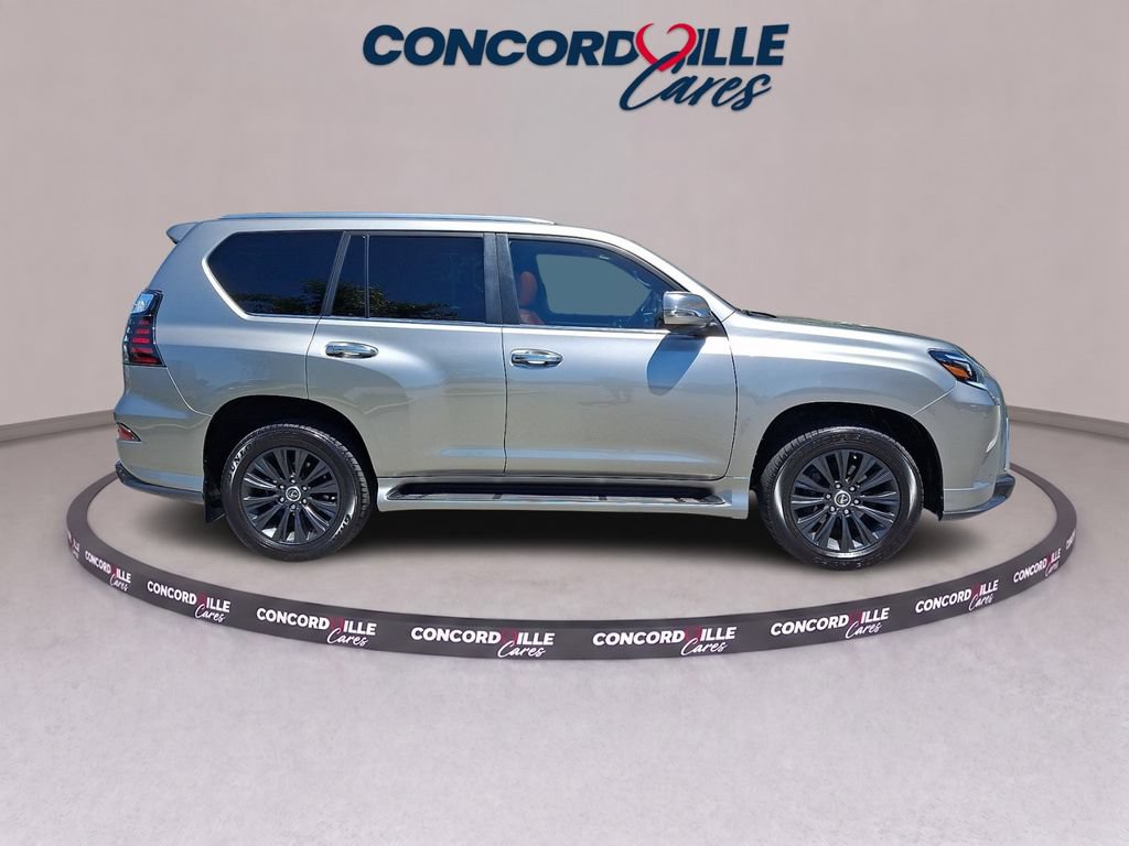Used 2023 Lexus GX 460 Premium w/ Accessory Package AWD/4WD image 7