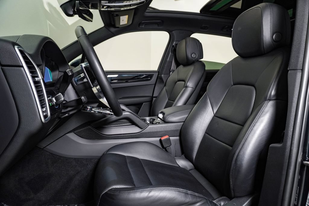 Used 2019 Porsche Cayenne S AWD/4WD image 5