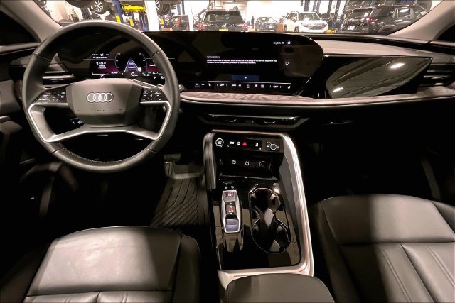 Certified 2025 Audi Q5 Premium Plus w/ Premium Plus AWD/4WD image 15