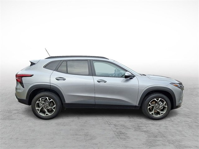 Used 2025 Chevrolet Trax LT w/ Driver Confidence Package image 7