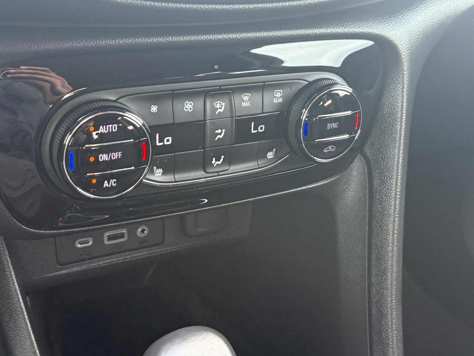 Used 2022 Buick Encore GX Select w/ Advanced Technology Package image 23