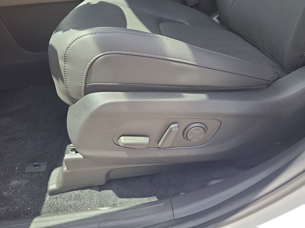 New 2026 Kia Carnival EX image 22