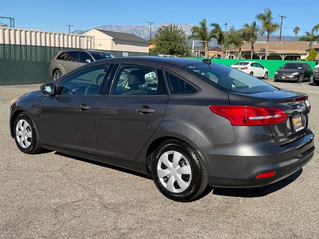 Used 2015 Ford Focus S image 9