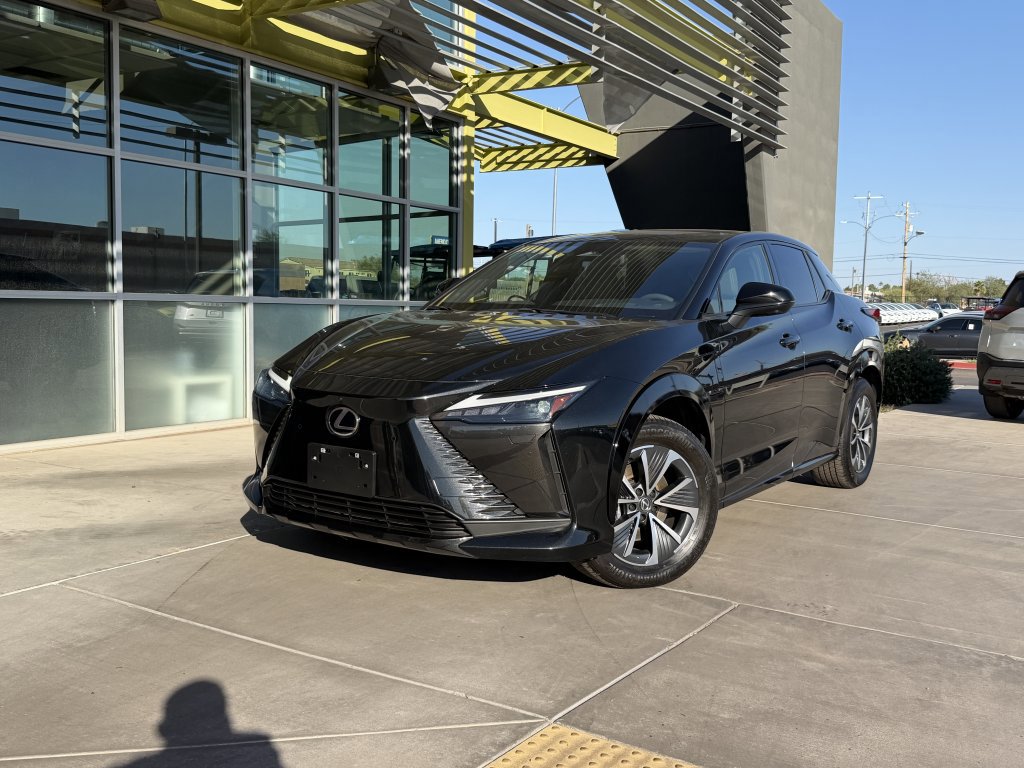 Used 2023 Lexus RZ 450e Premium image 2
