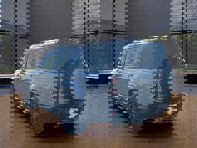 Used 2023 Land Rover Defender 130 X-Dynamic SE image 15