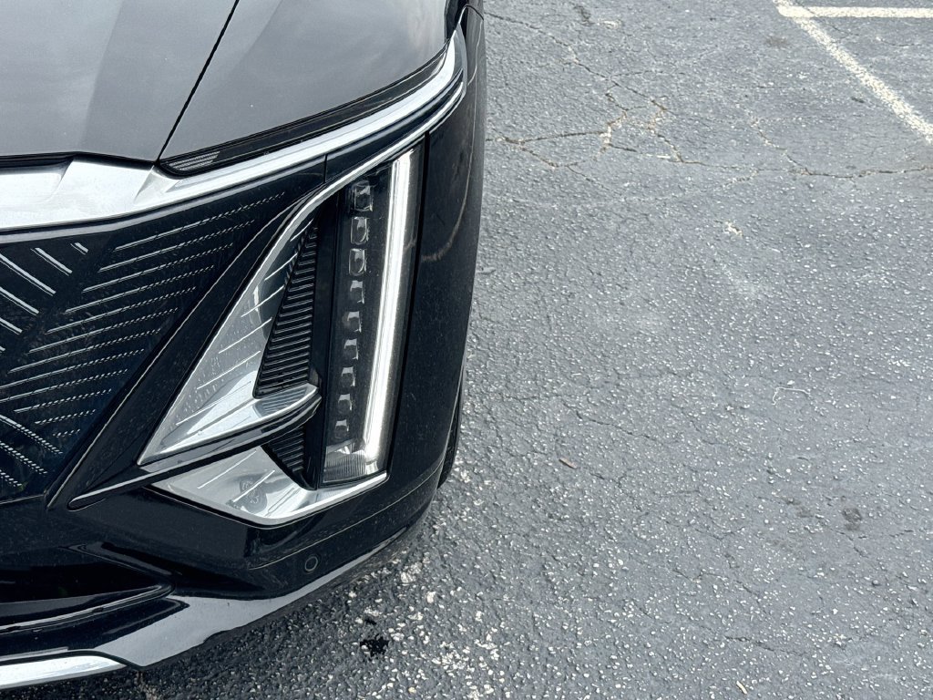 Used 2024 Cadillac Lyriq Luxury RWD image 11