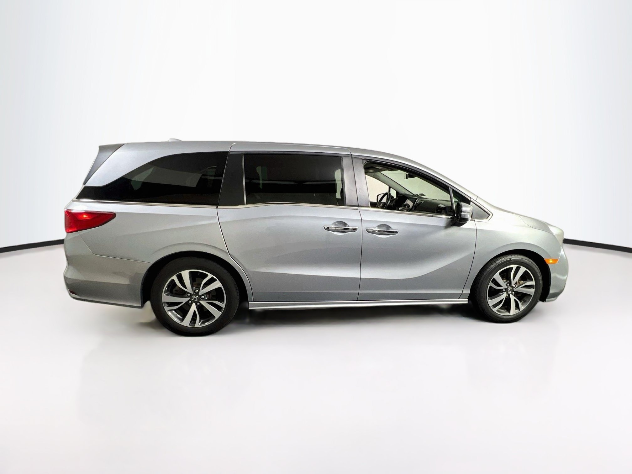 Used 2023 Honda Odyssey Touring image 4