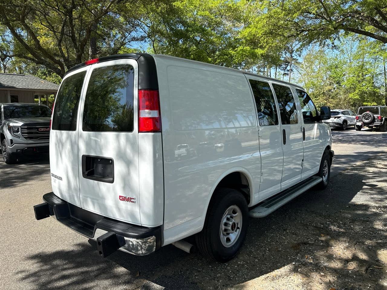 Used 2024 GMC Savana 2500 w/ Driver Convenience Package RWD image 5