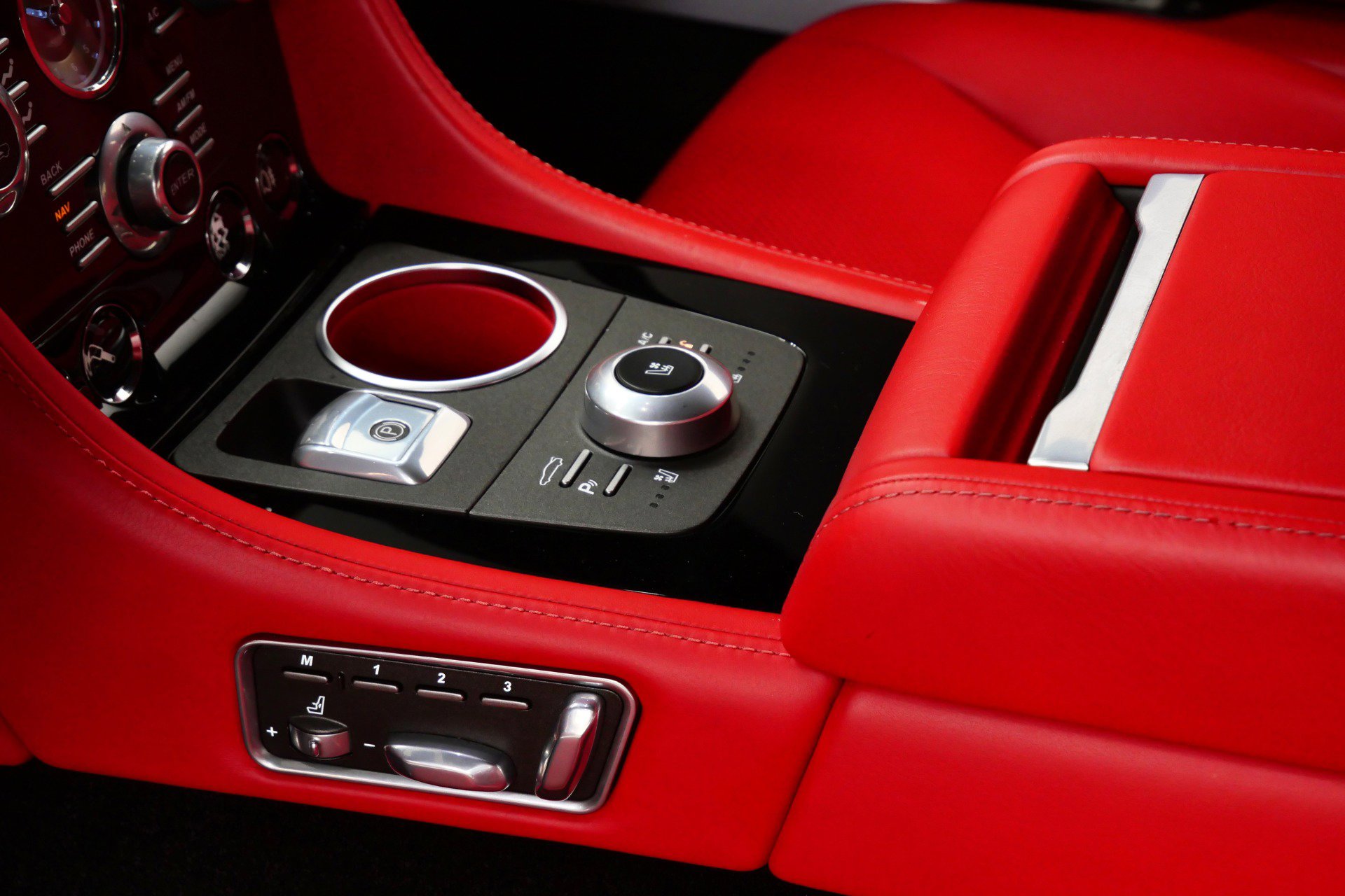 Used 2014 Aston Martin Rapide S image 27