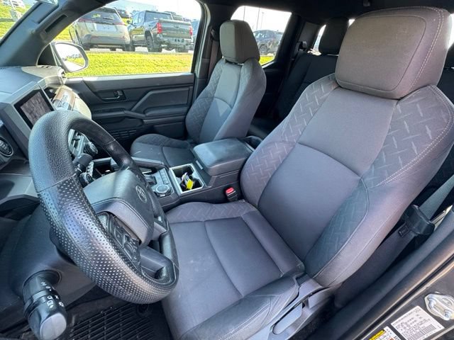 Used 2024 Toyota Tacoma SR5 AWD/4WD image 13